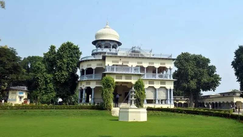 grasshopper yatra Image