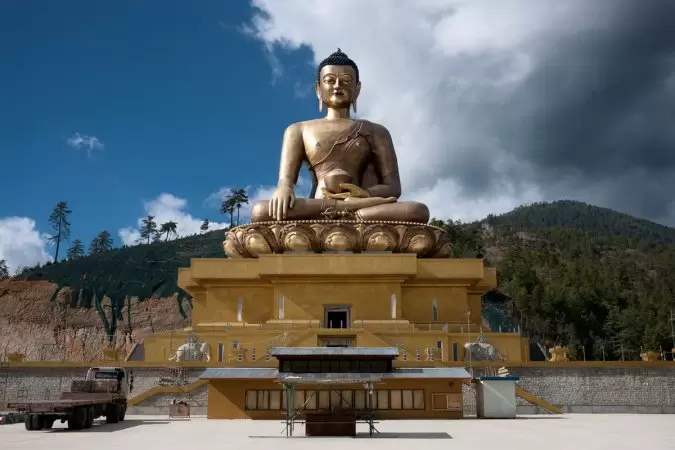 grasshopper yatra Image